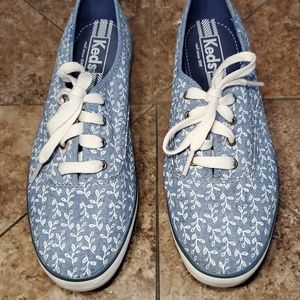 blue chambray keds